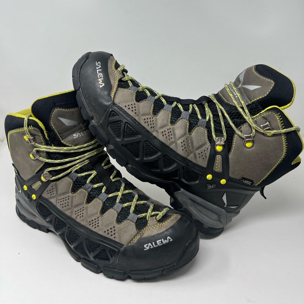 Mens 10 Salewa MS Alp Flow Mid GTX Hiking Boots Waterproof GoreTex Smoke Yellow